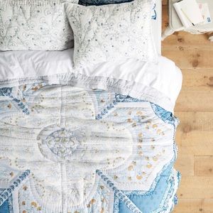 Anthropologie Paravel Queen Quilt with shams